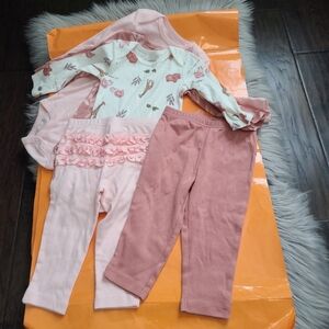 Nwot! Carter's baby girl bundle set